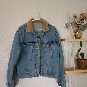 Jean jacket with corduroy collar